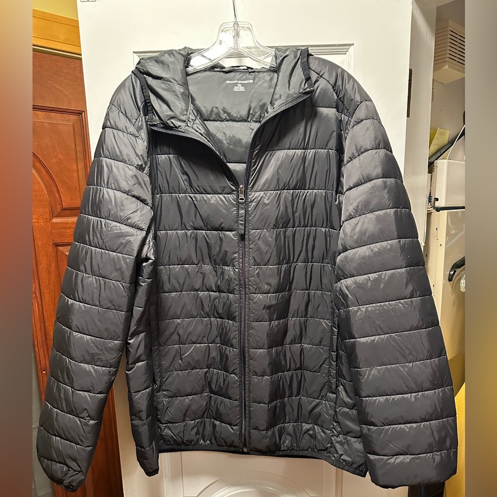 Unisex Amazon Essentials Thin Puffer Jacket